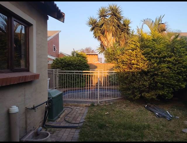 3 BEDROOM TOWNHOUSE FOR SALE IN WATERVAL EAST